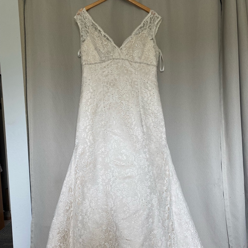 David’s Bridal Wedding Dress SZ 16